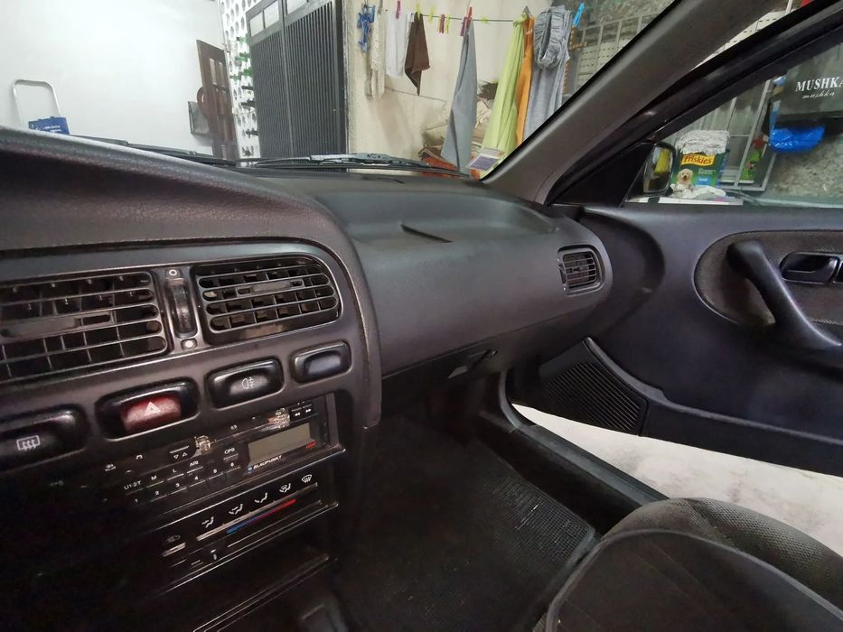 Nissan Primera Hatchback 1.6 LX +