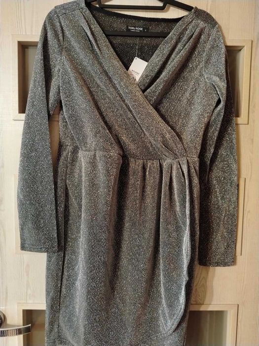 Czarna brokatowa kopertowa sukienka midi S