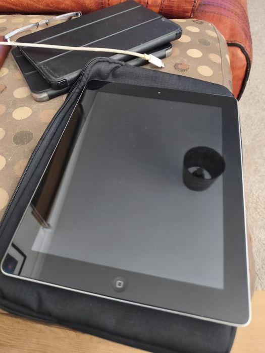Apple iPad de 2ª Geração (Wi-Fi + 3G)