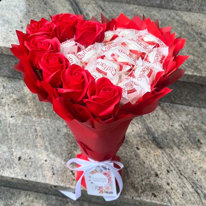 Bukiet ze slodyczy Raffaello. Serce. Prezent na Urodziny, Imeniny