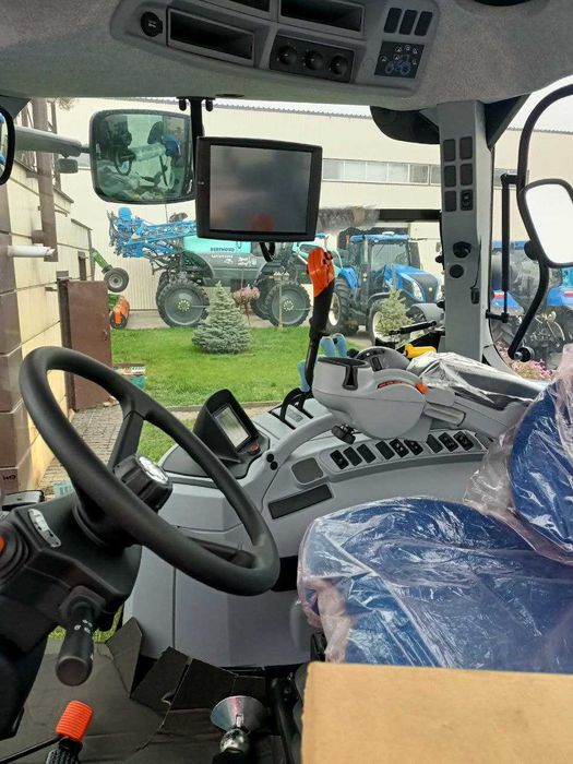 Трактор New Holland T6090 Classic 165 к.с.