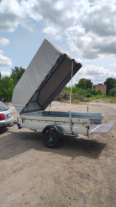 Причіп для перевезення квадроциклу.
