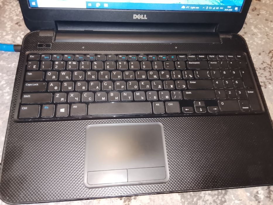 Ноутбук Dell Inspiron 3521