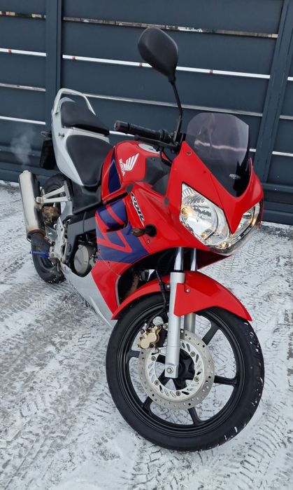 Honda cbr 125r z 2005roku
