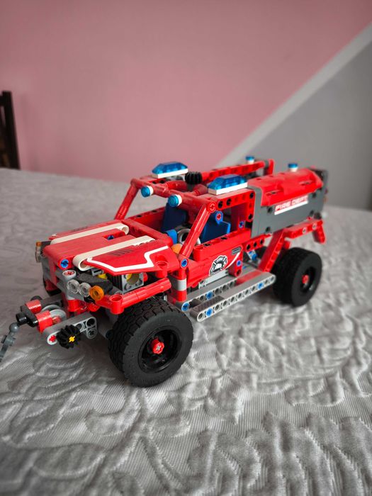 Klocki LEGO  92075 Wóz szybkiego reagowania
