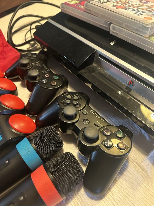 PlayStation 3 + 2 Comandos + 4 Buzzers + 2 Microfones SingStar + Jogos — Excelente Estado