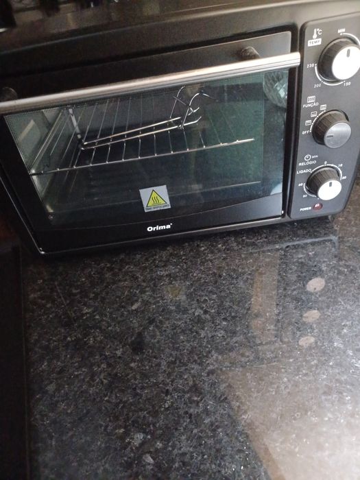 Mini forno eléctrico, sem uso,novo, preto