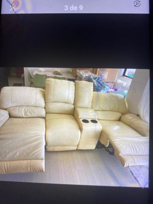 Sofà com varias opposé em bom estado