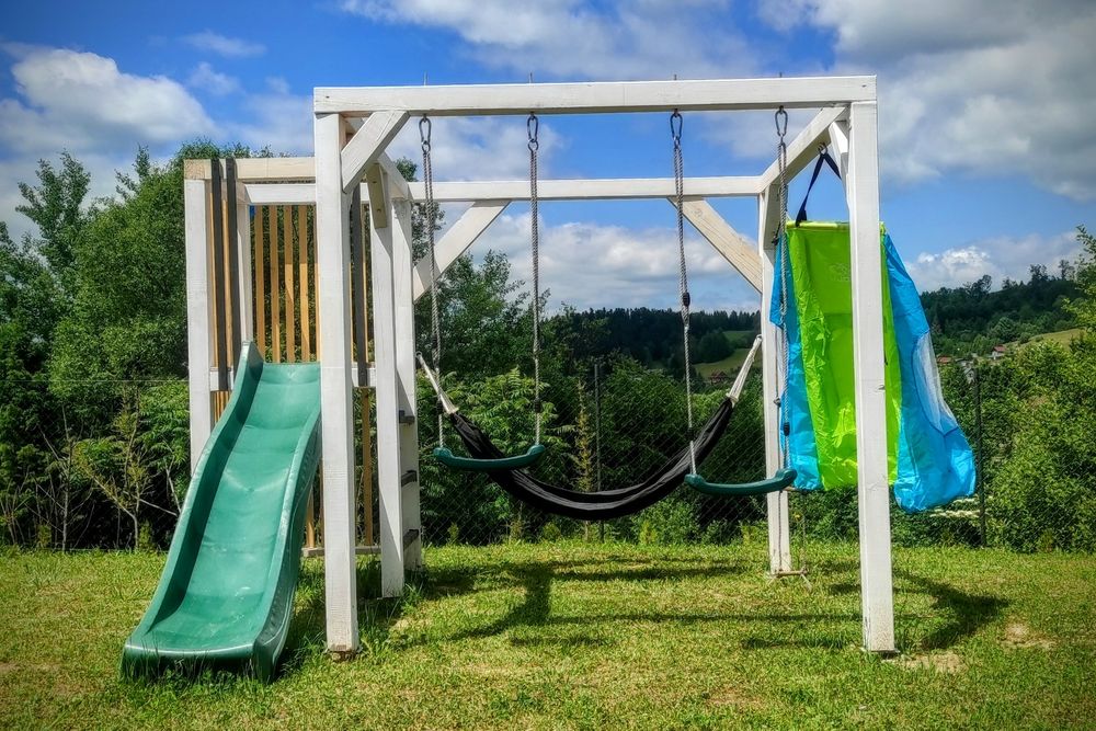 Wolne Domki z balia jacuzzi nad jeziorem, góry Bieszczady