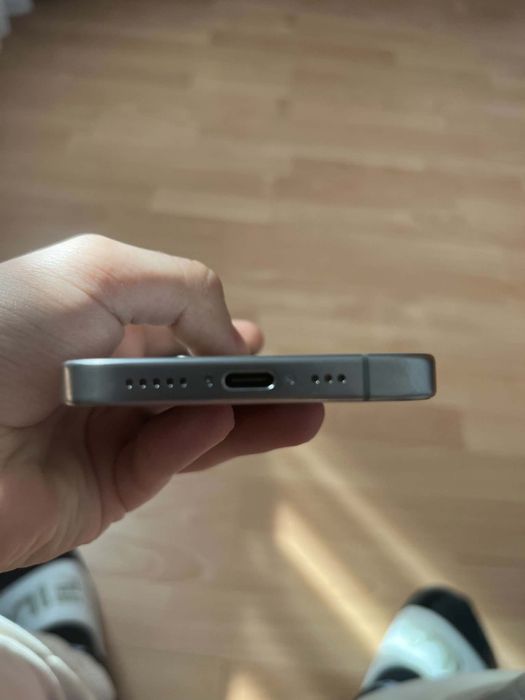 iPhone 15 pro          .