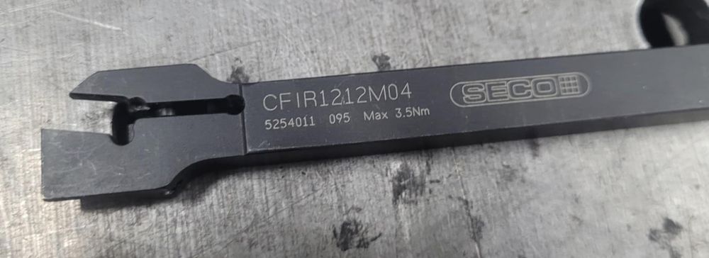 Składane noże tokarskie