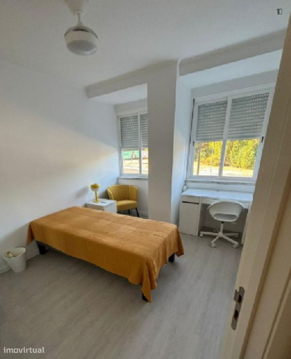 Quarto - localizado em Lumiar Lisbon