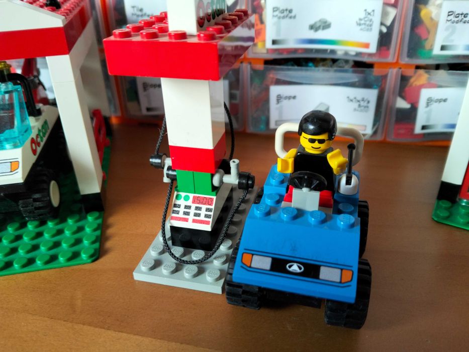 Lego Town 658 Octan Gas Station