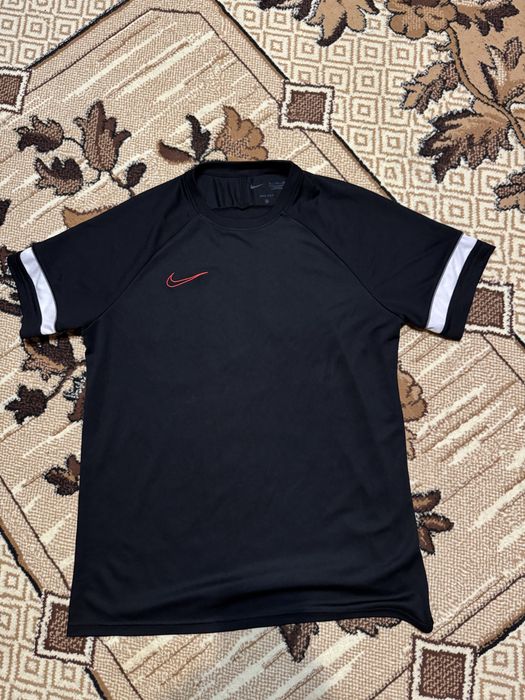 Футболка.   NIKE