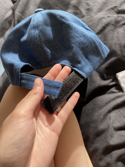 Нові кепки.    .