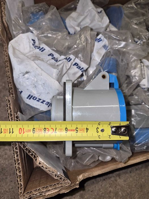Gniazdo 32A 3pin 200-250v Palazzoli