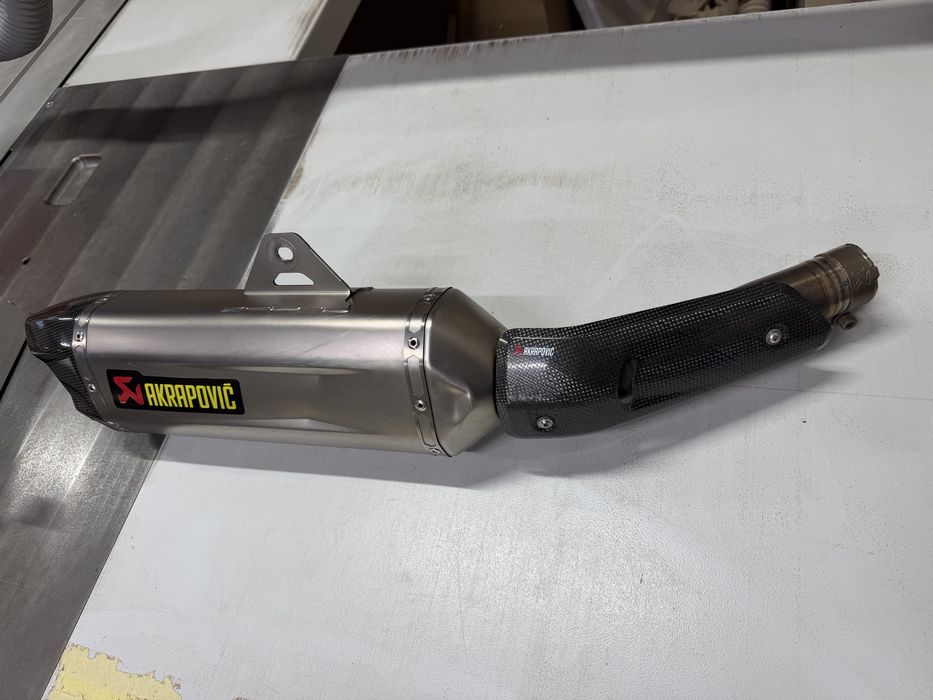 Глушитель  Akrapovic Yamaha Tenere 700