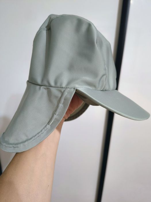 Czapka z daszkiem do wody, r. 98/104, 2-4 lat