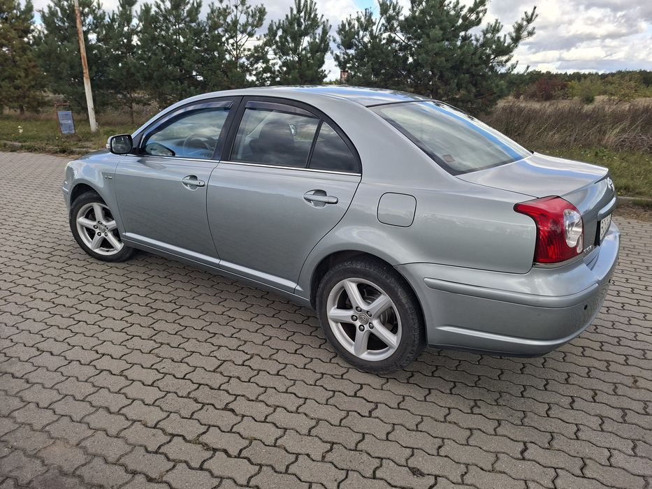 Toyota Avensis II