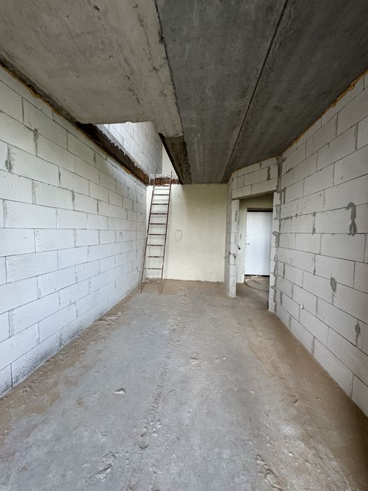 Продаж 3к в зданій та обжитій новобудові