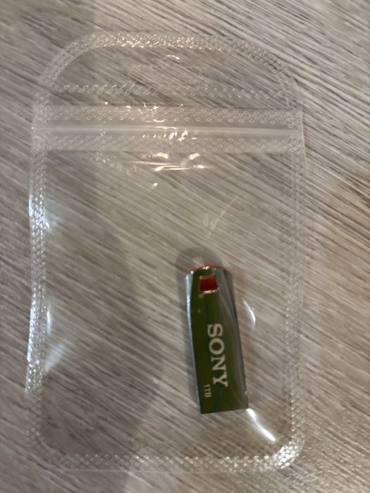 Флешка Sony 1 Tb. Карта памʼяті Sony 128 Gb