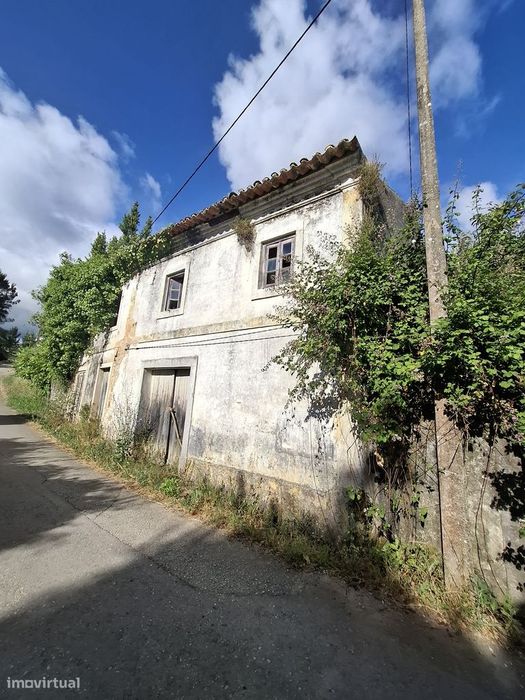 Quinta com 5.350 m2 de Terreno a 20 min de Coimbra