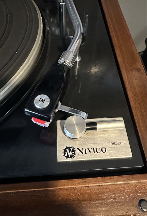 Gira discos  vintage JVC (Nivico) SRP B30E / 5230