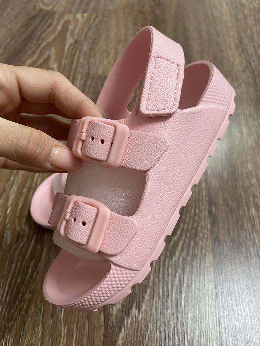 Босоніжки для дівчинки