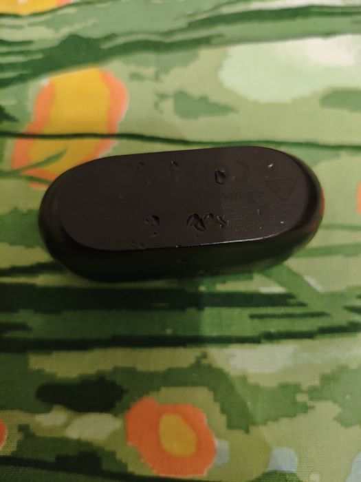 Продам навушники jbl wave