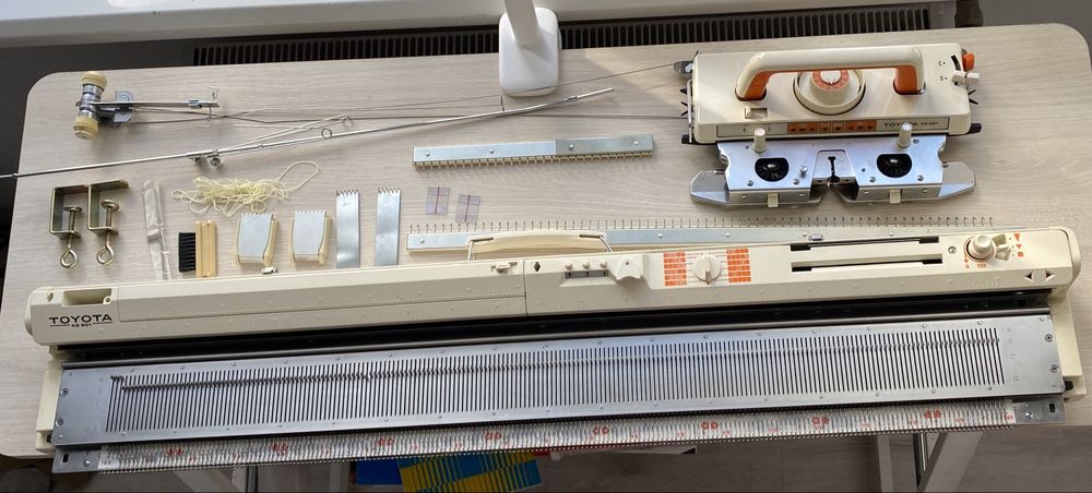 Вʼязальна машина Toyota ks 901, 5 класу (вязальна, тойота)