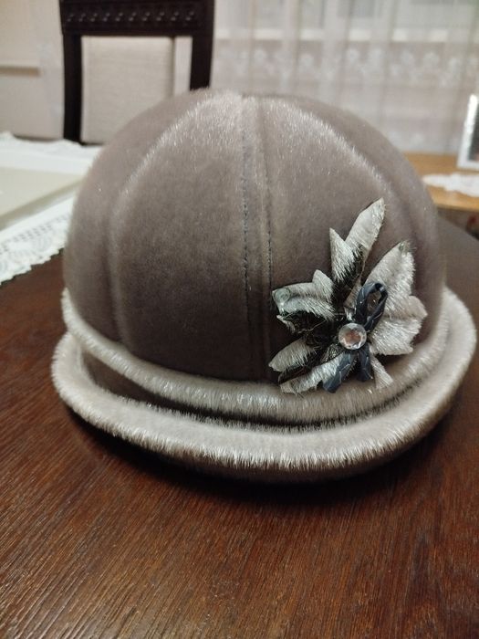 Продам жіночий капелюшок