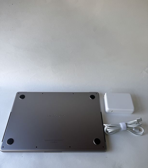 Apple MacBook Pro 14 M1 Pro Space Gray  16GB / 512GB /