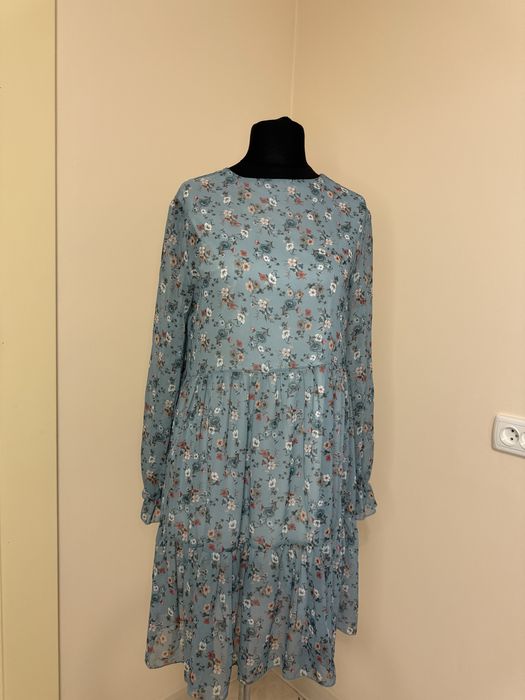 Сукні в ідеальному стані