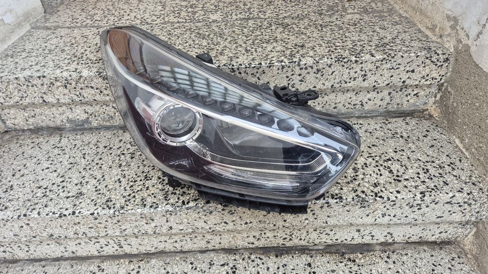 Lampa przednia Prawa Hyundai i40 lift Xenon 12pin