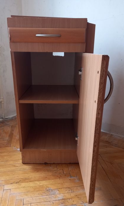 Шкафчики кухонные 4 штуки