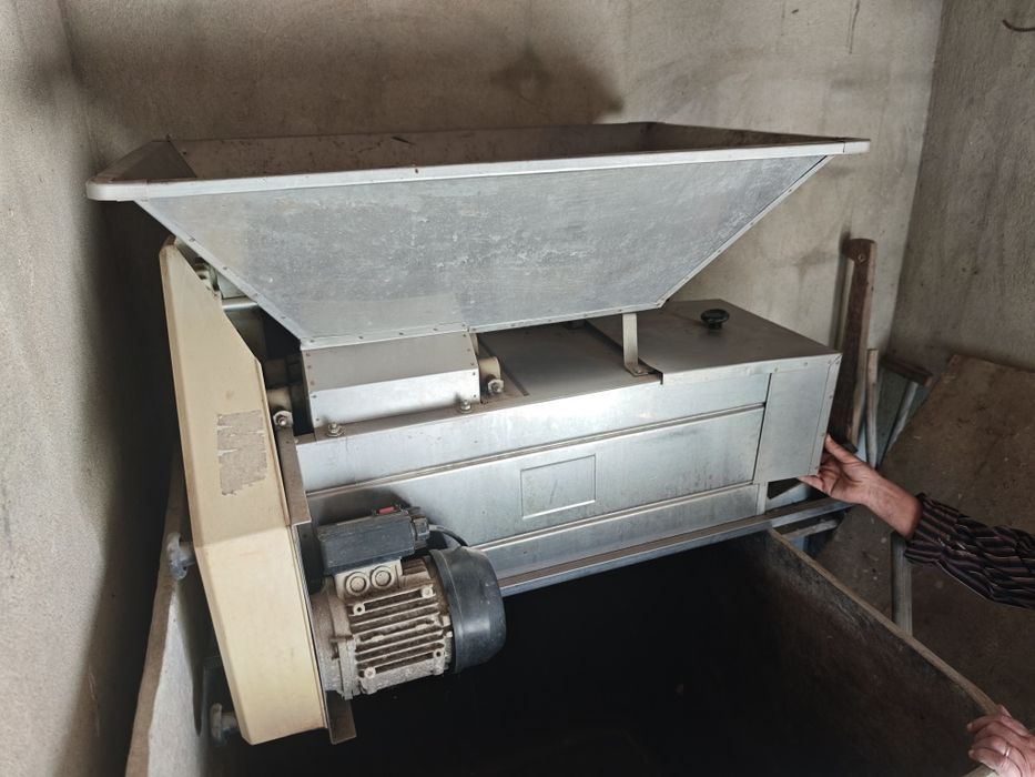 Triturador desengaçador de uvas