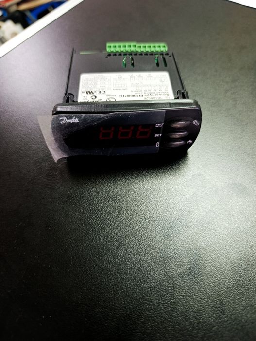 Controlador Eletrónico Danfoss AK-CC 210 / EKC 202