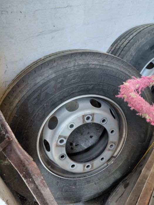 Opony + felgi 315/80 R22,5 stan bardzo dobry