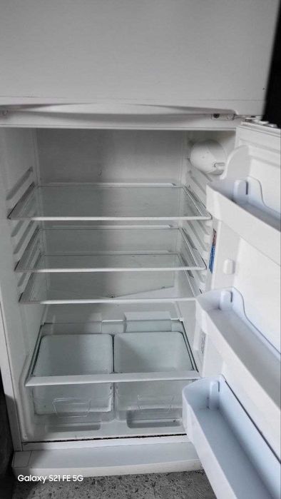 холодильник Indesit двохкамерний