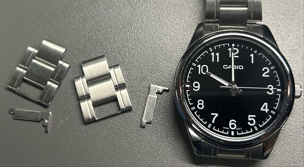 Casio MTP-V005D-1B4 на гарантии. Идеальное состояние, оригинал, полный комплект.