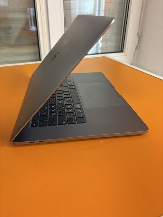 MacBook Pro (a2141)