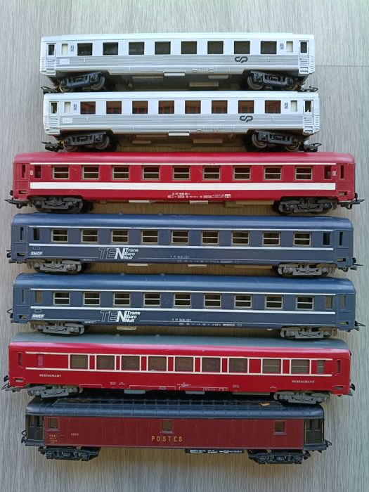 Conjunto 7 carruagens passageiros, H0 1/87
