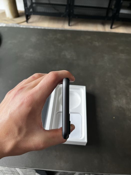 Iphone 11 64GB 74% baterii