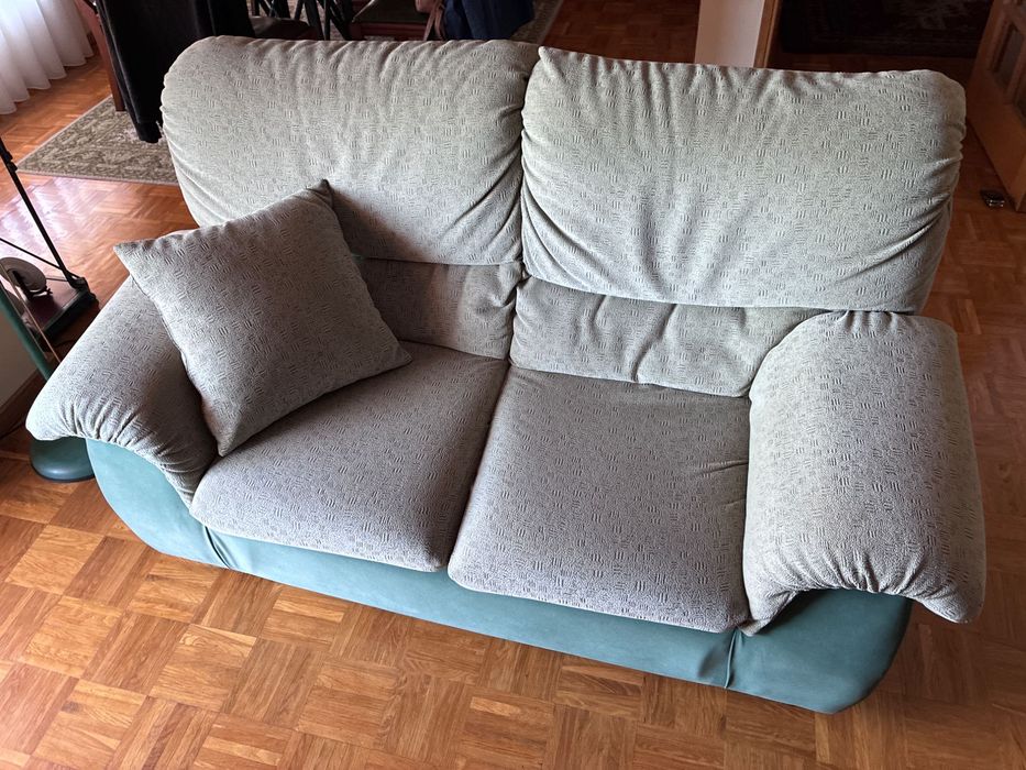 Conjunto 2 sofás (1 sofá-cama)