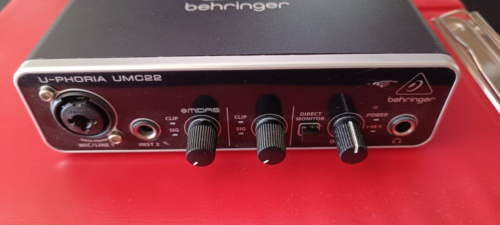 Behringer u-phoria umc-22