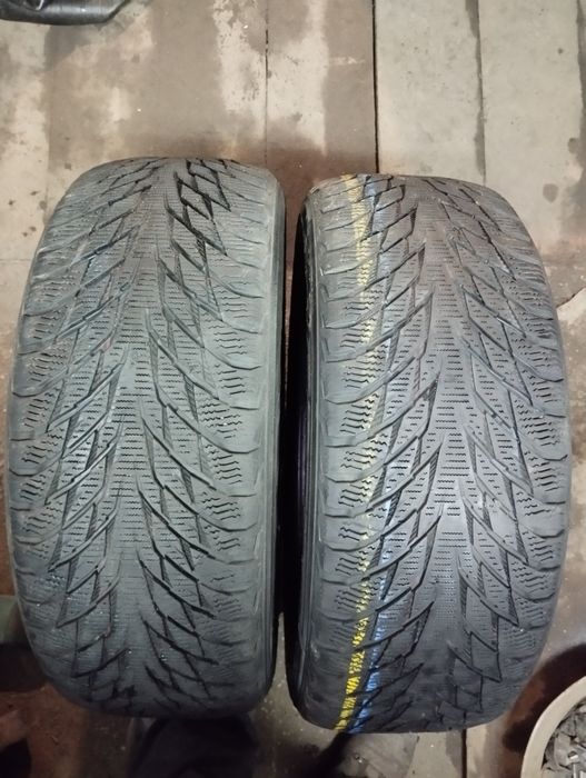 Пара зимових шин Nokian 215/55/17