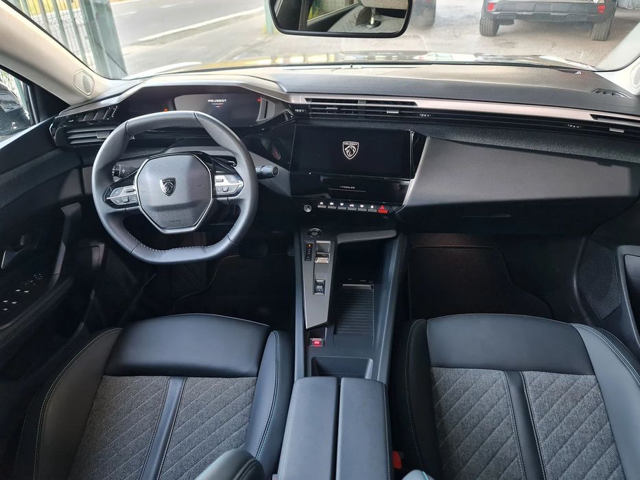 Peugeot 408 1.2 PureTech Allure EAT8