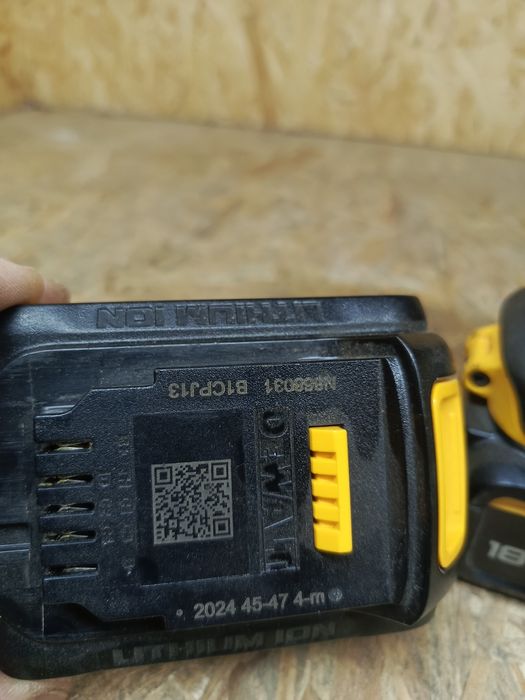 Wiertarko wkrętarka DeWalt dcd 778 2x4ah