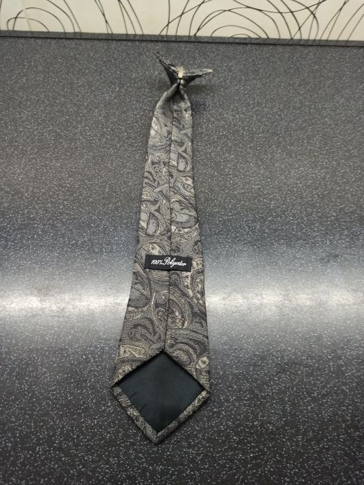 Mucha męska bezpieczna na klips.