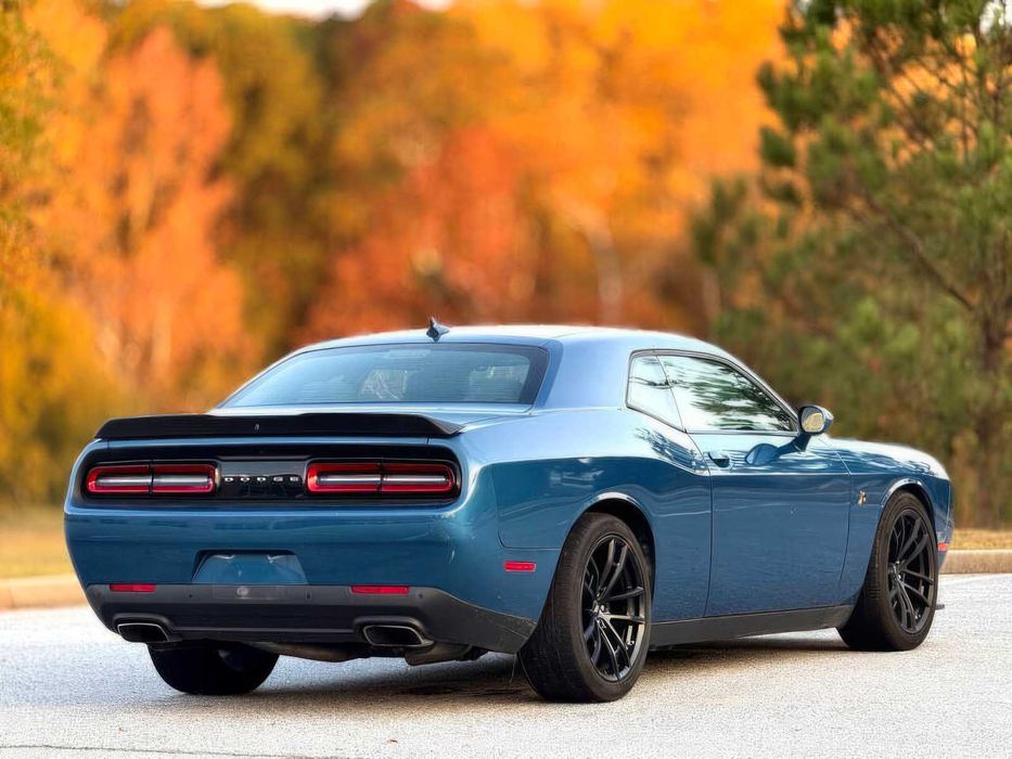 Dodge Challenger      2020